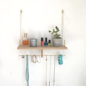 étagère porte-bijoux chêne